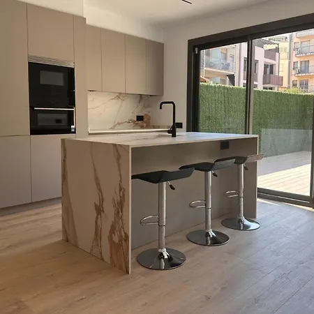 Luminoso Apartamento Cerca De Estacion * Girona