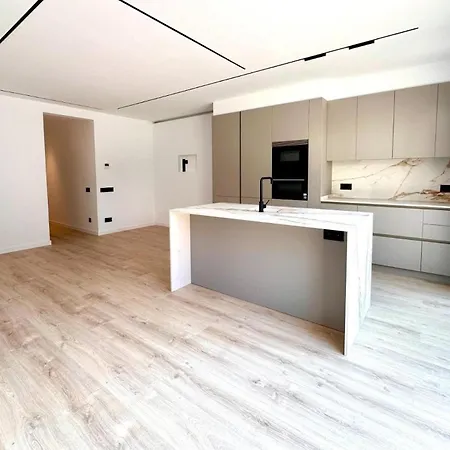 Luminoso Apartamento Cerca De Estacion Apartment Girona